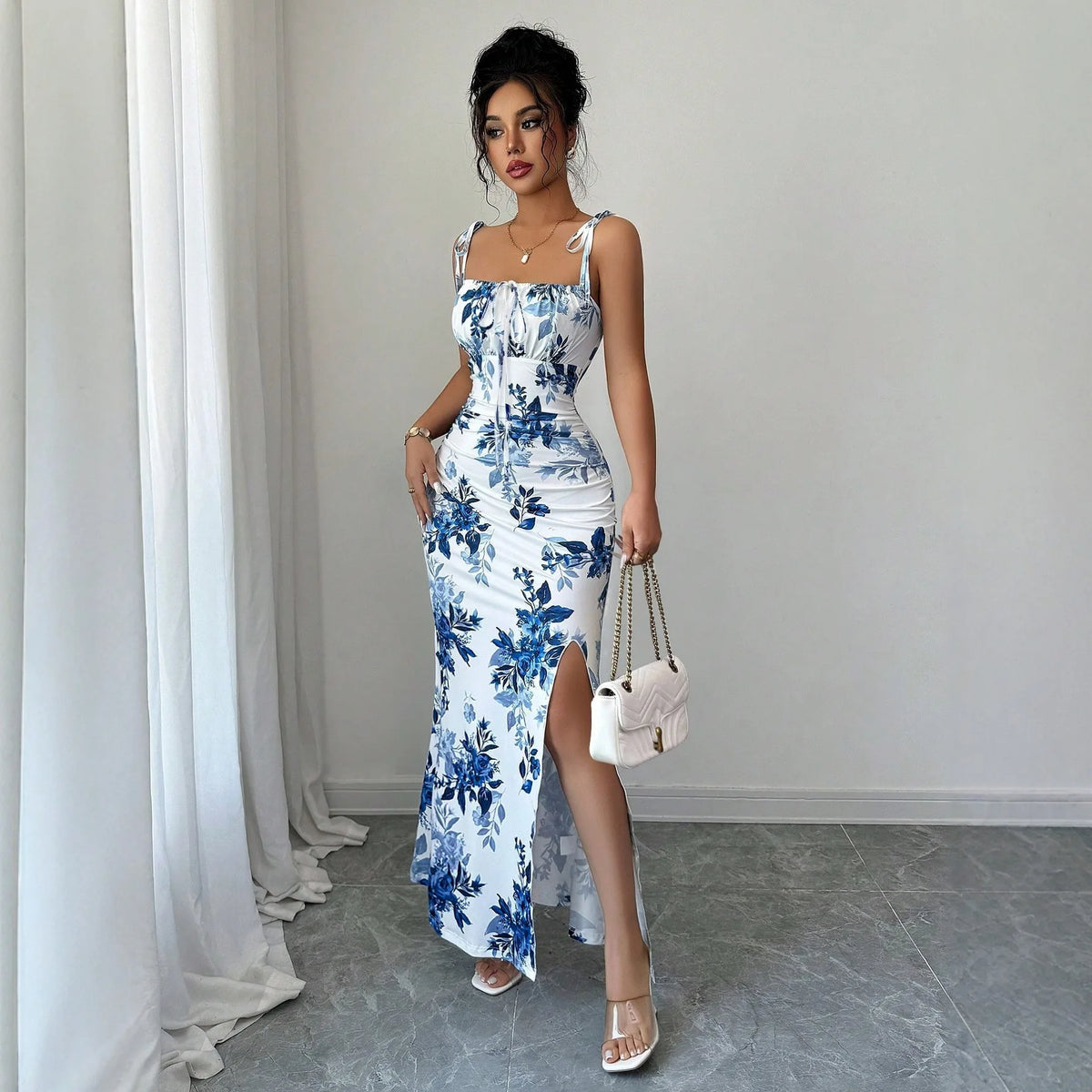 Elegant Floral Halter Dress – Sleeveless Bodycon Style