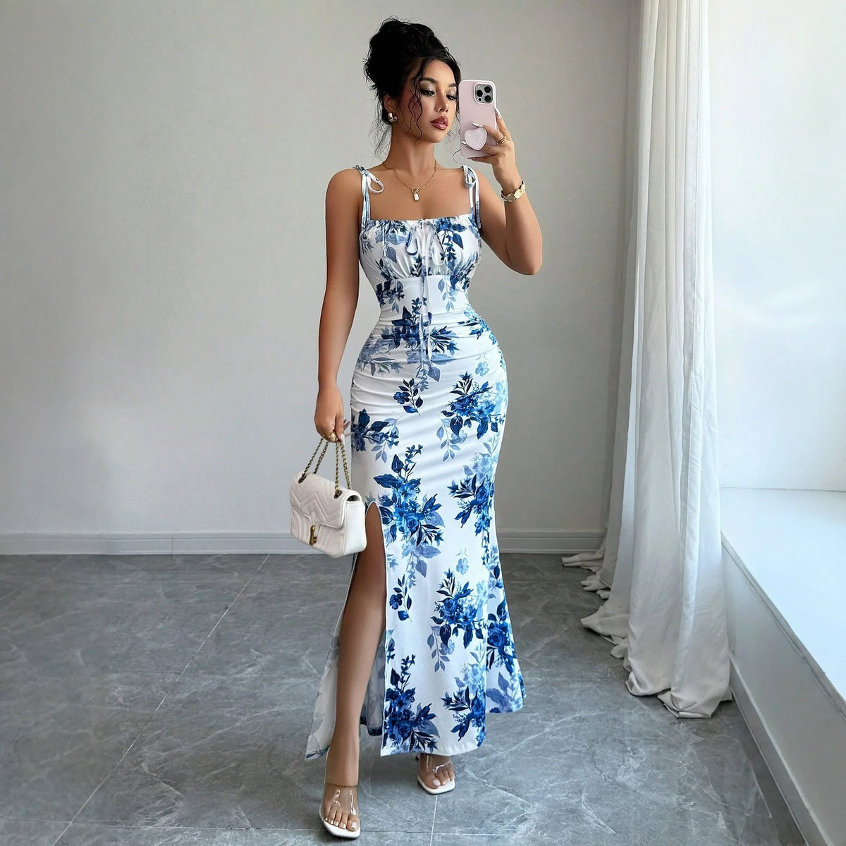 Elegant Floral Halter Dress – Sleeveless Bodycon Style